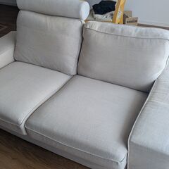 IKEAのKIVIC 2人掛けソファの画像