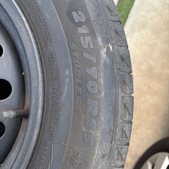 古いスタッドレスタイヤ　215 70 16の画像