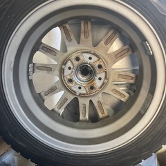 スタッドレスタイヤの画像