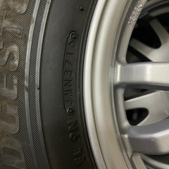 ZVW30 純正ホイール　スタッドレスタイヤ付き(取り外し可)の画像