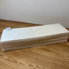 六つ折マットレスの画像