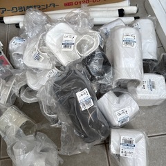 エアコン設置関係の備品の画像