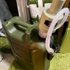 定価5500〜6000円✖️2 年内処分　ジャンク　条件付き無料　アラジンAladdin ポリカンポンプ　灯油入れ　プッシュ式　takagi コラボレーション　collaboration　　の画像