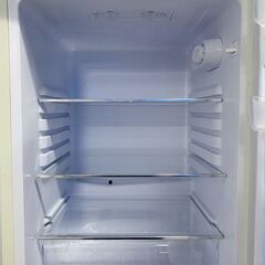 2025年製 レトロ調 2ドア冷凍冷蔵庫 130L メッキハンドル 一人暮らし 単身 PRR-142D-W ホワイト アイボリー 中古家電 店頭引取歓迎 R10296の画像