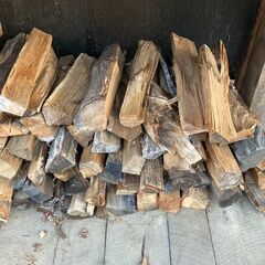 🪵薪🪵　乾燥済み広葉樹など　軽トラ一杯分の画像