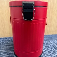 ◎  インテリアにもいける、おしゃれなスチール製 赤い ダストボックスの画像