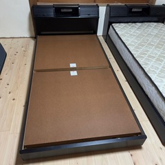 決まりました　シングルベッドとマットレスのセット 2台ありますの画像