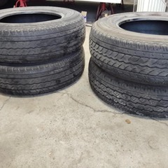 バン ラジアルタイヤ195/80R15 4本　ヨコハマ3本　BS 1本　3分山2本　6分山2本です。の画像