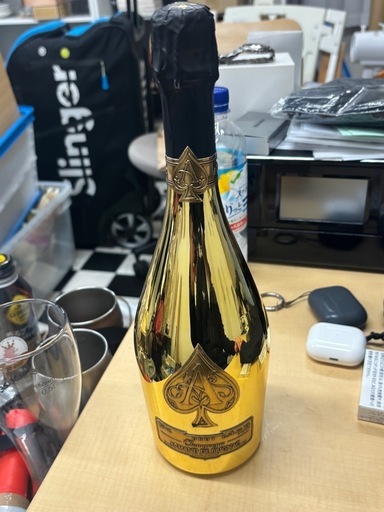 アルマンドゴールド新品未開封専用収納袋付き (マクサス本厚木店