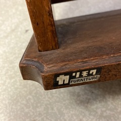 12/25まで店頭商品一部を除き半額クリスマスSALE!!開催中　イ2512-169 カリモク マガジンラック スリッパ ラック オールドカリモク 鋲打ち ヴィンテージ アンティーク キズ汚れ有り の画像