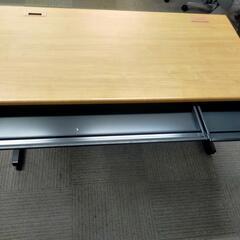 事務机　OAテーブル　机の画像