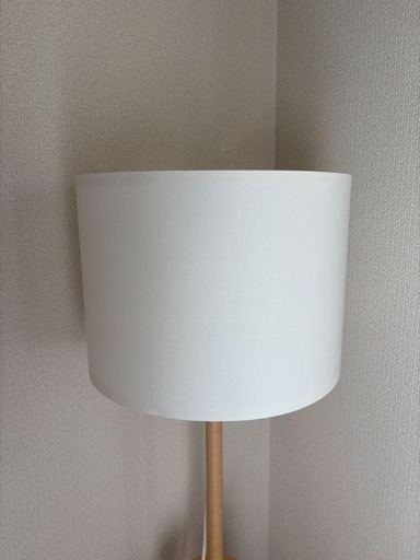 IKEA LAUTERS 木製トライポッドフロアスタンドライト おしゃれ (そら