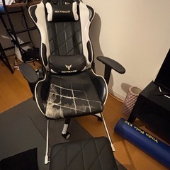 ゲーミングチェアの画像