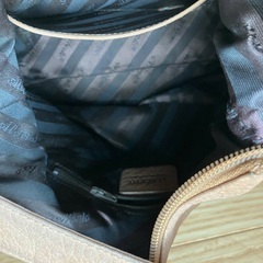 面白い持ち手のバッグの画像