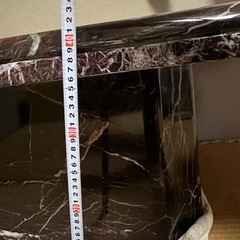 大理石ローテーブルの画像
