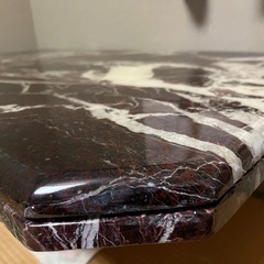大理石ローテーブルの画像