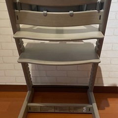 STOKKE   ストッケ　ハイチェア　トリップトラップ　グレー系、ベビーガード　セットの画像