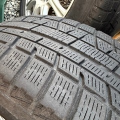 スタッドレスタイヤの画像