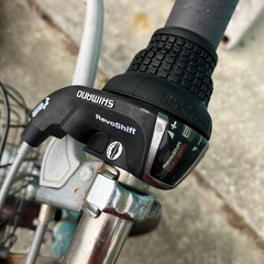 自転車　6段ギア付き　shimano ターコイズ　26インチタイヤ　ママチャリ　の画像