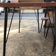 木製テーブル　ダイニングテーブルの画像