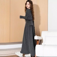 新品 ダークグレー ニット カーディガン スカート セットの画像