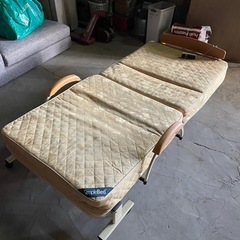 電動折りたたみベッドの画像
