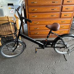 【リサイクルショップどりーむ荒田店】No.605 自転車 カゴ付き 鍵付き 黒の画像