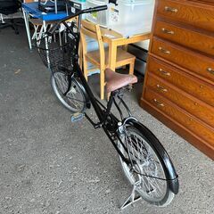 【リサイクルショップどりーむ荒田店】No.605 自転車 カゴ付き 鍵付き 黒の画像