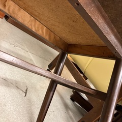 12/25まで店頭商品一部を除き半額クリスマスSALE!!開催中　サ2512-173 木製 ローテーブル ウォールナット色 キズ汚れ有りの画像