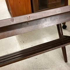 12/25まで店頭商品一部を除き半額クリスマスSALE!!開催中　サ2512-173 木製 ローテーブル ウォールナット色 キズ汚れ有りの画像