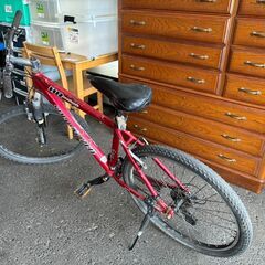 【リサイクルショップどりーむ荒田店】No.601 マウンテンバイク ベル〇 26インチ 赤の画像