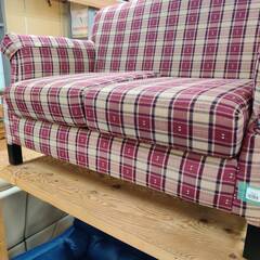 【愛品倶楽部柏店】AUNT STELLA アントステラ カントリー調2人掛けソファ 幅130cm バーガンディカラーの画像