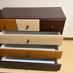 天然木ローチェストの画像