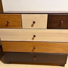 天然木ローチェストの画像