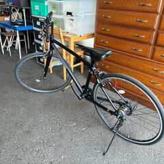 【リサイクルショップどりーむ荒田店】No.604 クロスバイク ブリヂストン ベル〇 鍵付き〇 6速ギア切替 黒 28インチの画像