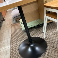 カフェテーブルの画像