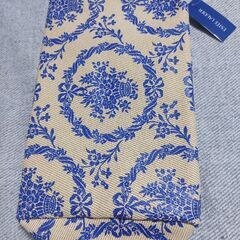 [新品未使用] エステーローダー 花柄 ポーチの画像