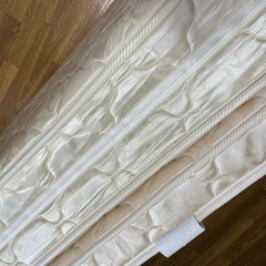 【本日22時まで受付】折りたたみシングルマットレス　白の画像