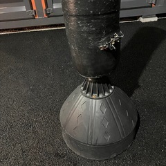 早い者勝ち　無人受け渡し無料　サンドバッグ破れなど有りますの画像