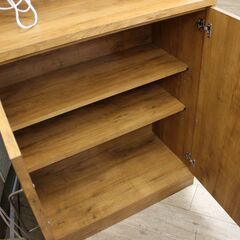 　【川崎市宮前区リサイクルオフ】niko and,,,ヴィンテージ調食器棚　現行品の画像