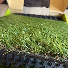 新品未使用 人工芝 マット 8枚の画像