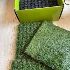 新品未使用 人工芝 マット 8枚の画像