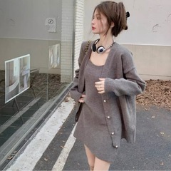 新品グレー ニット カーディガン ドレス セットの画像