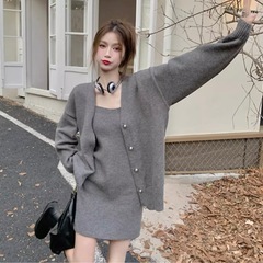 新品グレー ニット カーディガン ドレス セットの画像