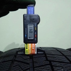 【早い者勝ち】冬タイヤ4本ホイール付4万円B243スタッドレス225/50R17の画像