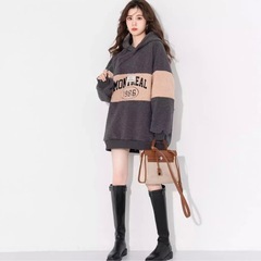 新品ボア素材のオーバーサイズパーカーの画像