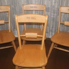 ピンクハウス椅子の画像