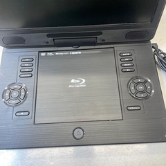 品質保証☆配達有り！9800円(税込み）11.6インチ ポーターブル Blu-rayプレーヤー リモコン付の画像