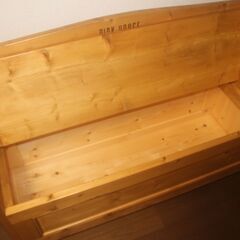 ピンクハウス椅子の画像