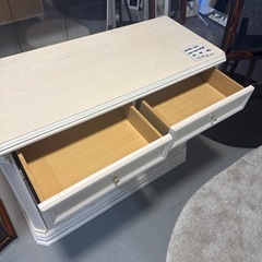 スペイン製チェストの画像